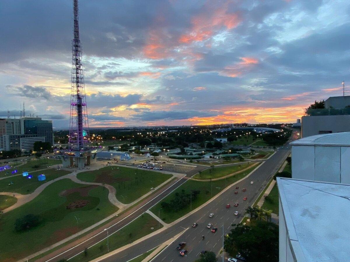 Flat Encantador No 7º Com Vista Pra Torre De Tv บราซิเลีย ภายนอก รูปภาพ